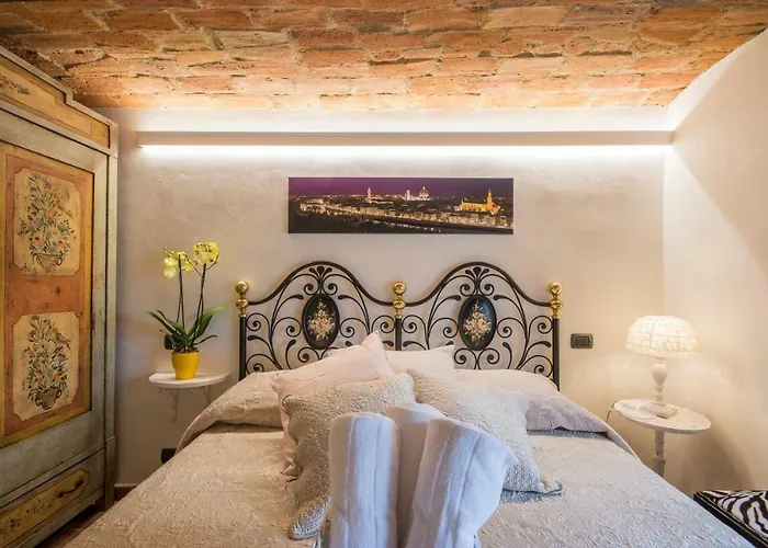 Pet friendly Florence Luxury House